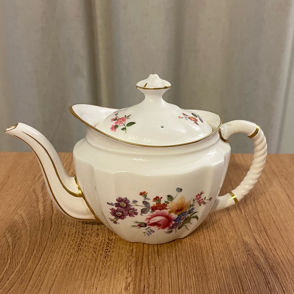 Derby Posies by ROYAL CROWN DERBY